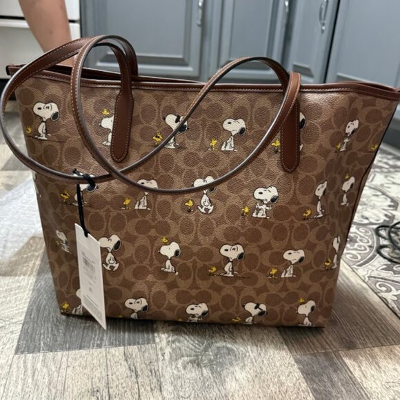 Coach X Peanuts snoopy tote purse - Picture 2 of 3